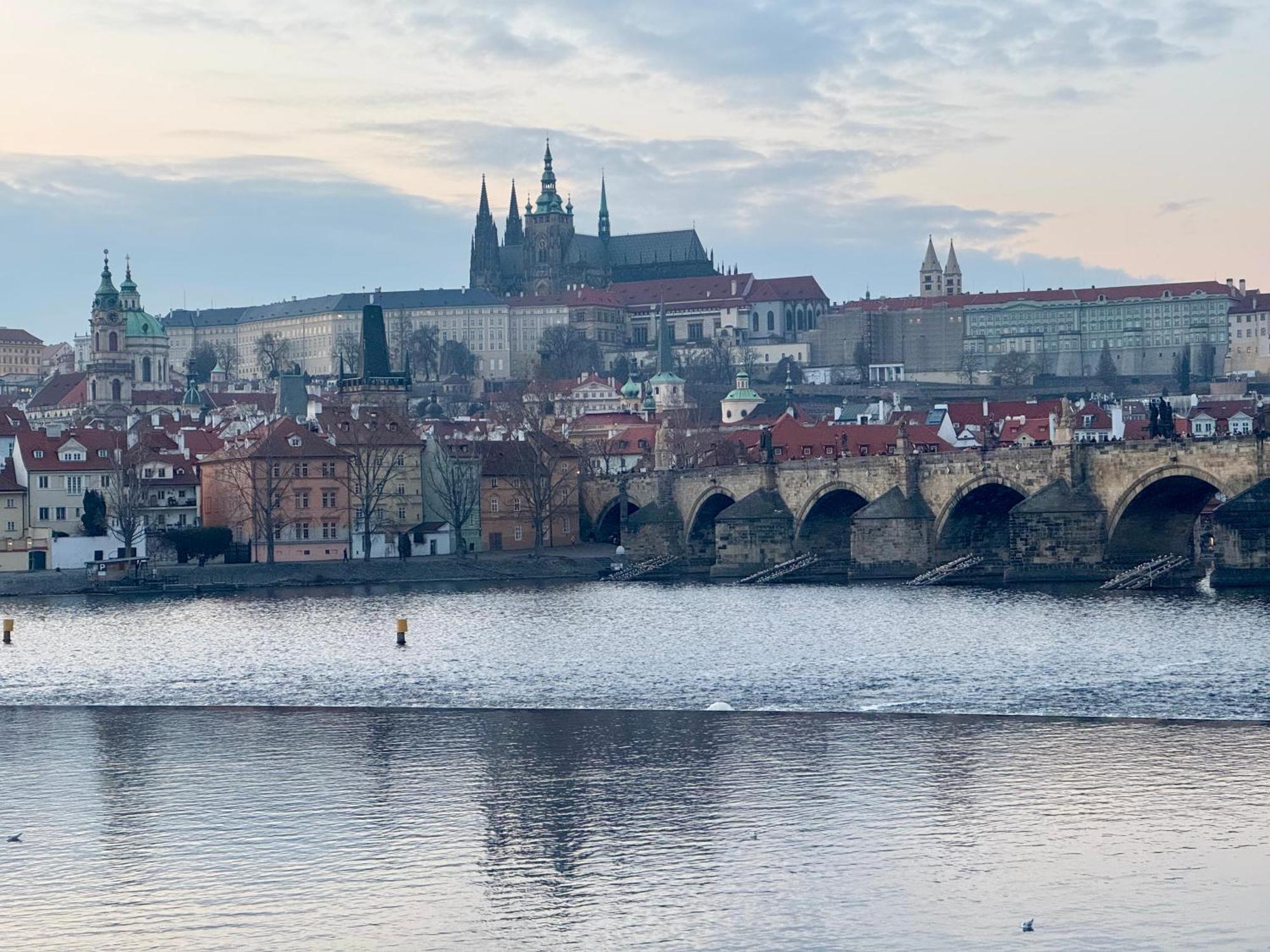 Charles Bridge Apartment Prag